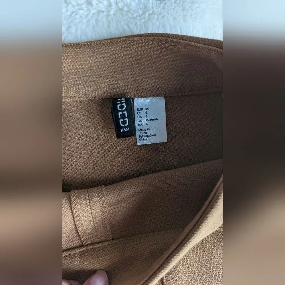 H&M Divided Skirt| Size 4| Brown mini skirt|
